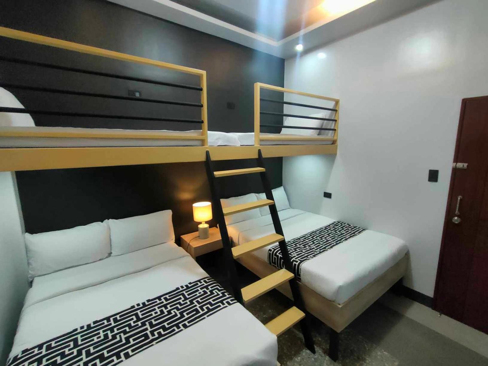 Sands Hotel นาซุกบู ภายนอก รูปภาพ