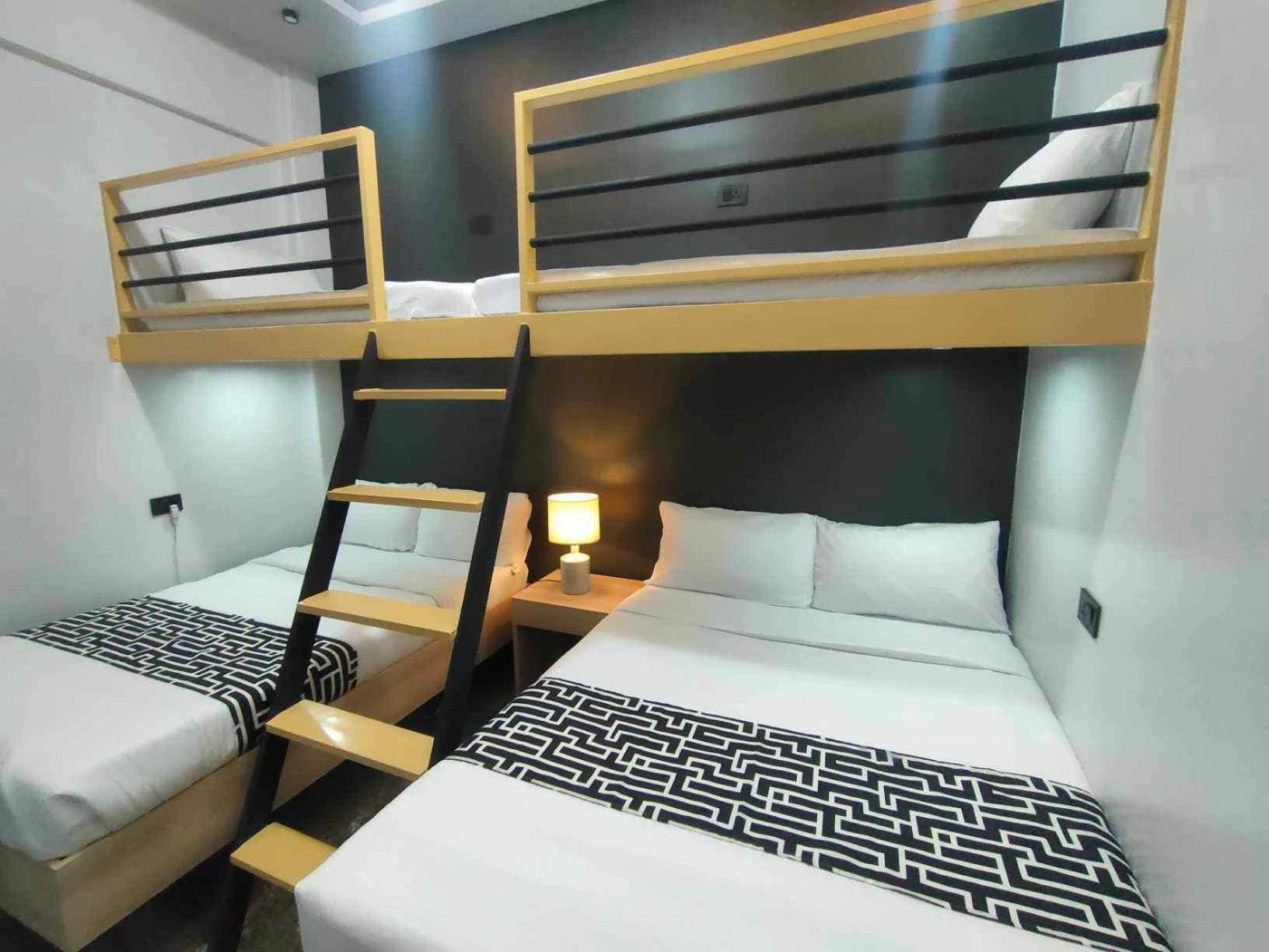 Sands Hotel นาซุกบู ภายนอก รูปภาพ