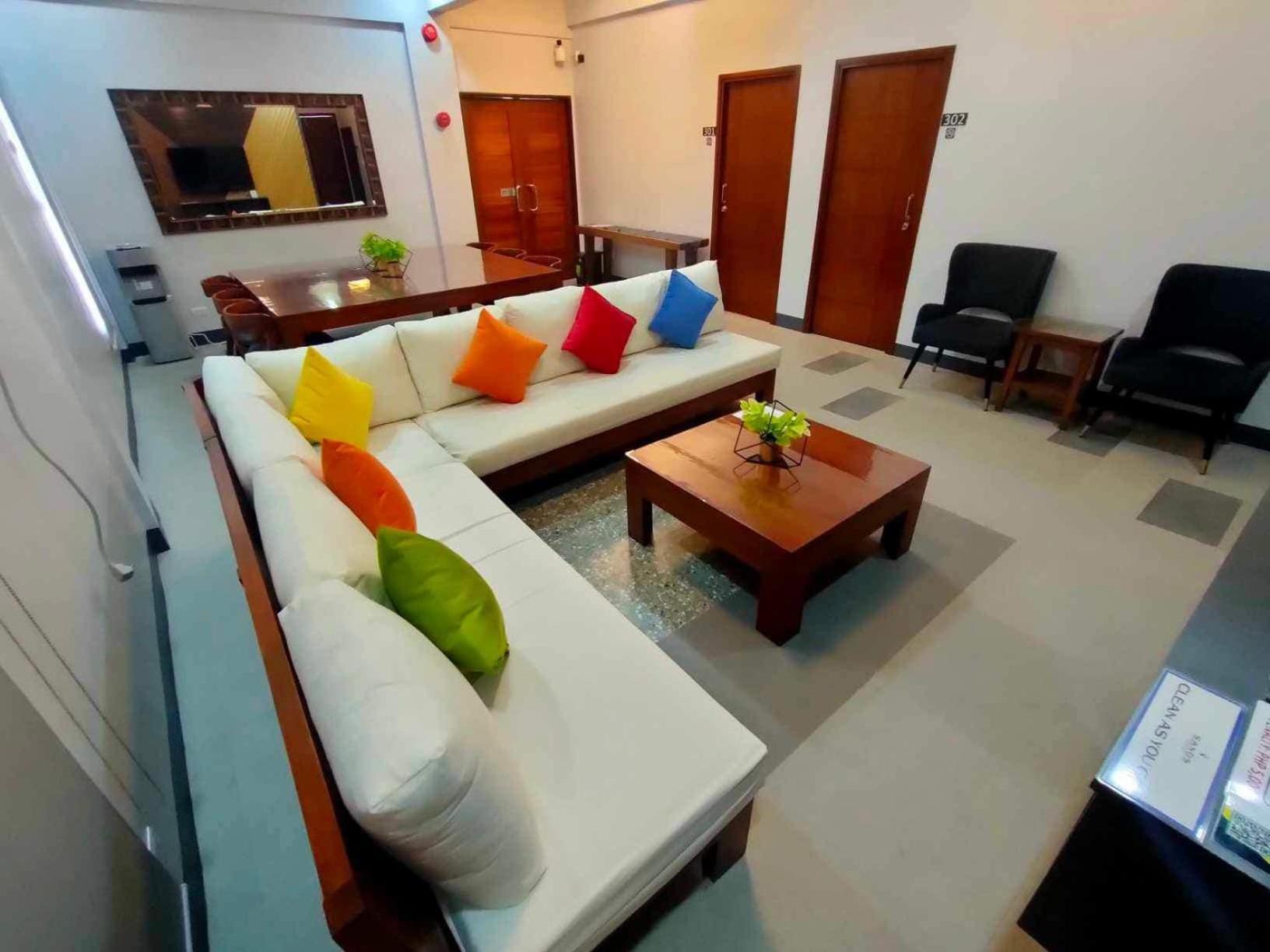 Sands Hotel นาซุกบู ภายนอก รูปภาพ